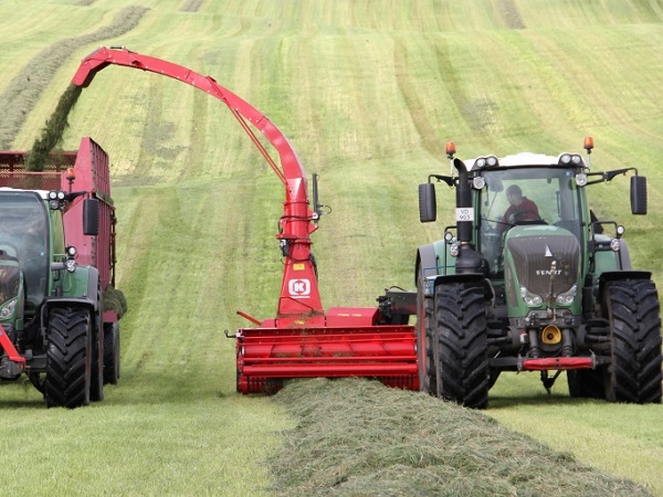 Traktorer och jordbruksmaskiner